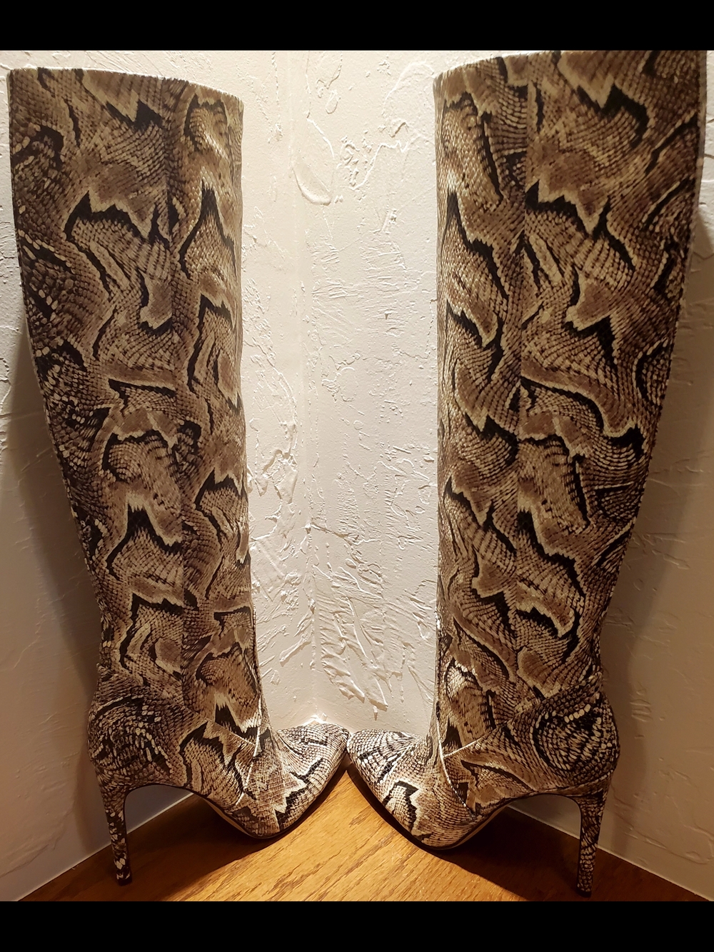 Vince Camuto Fendels Snakeskin Leather Over The Knee 4.25" High Heel Boots Sz 10 - Picture 11 of 14